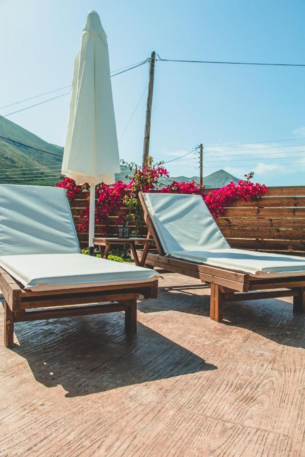 Casa Di Terra Pensionat Pigadhákia Exteriör bild
