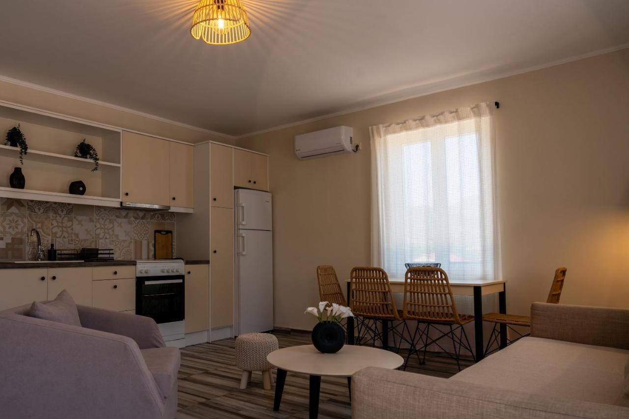 Casa Di Terra Pensionat Pigadhákia Exteriör bild